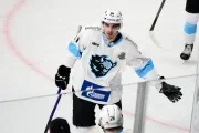 Главный талант Беларуси из КХЛ уехал в НХЛ. Что ждёт Пинчука в «Нэшвилле»?